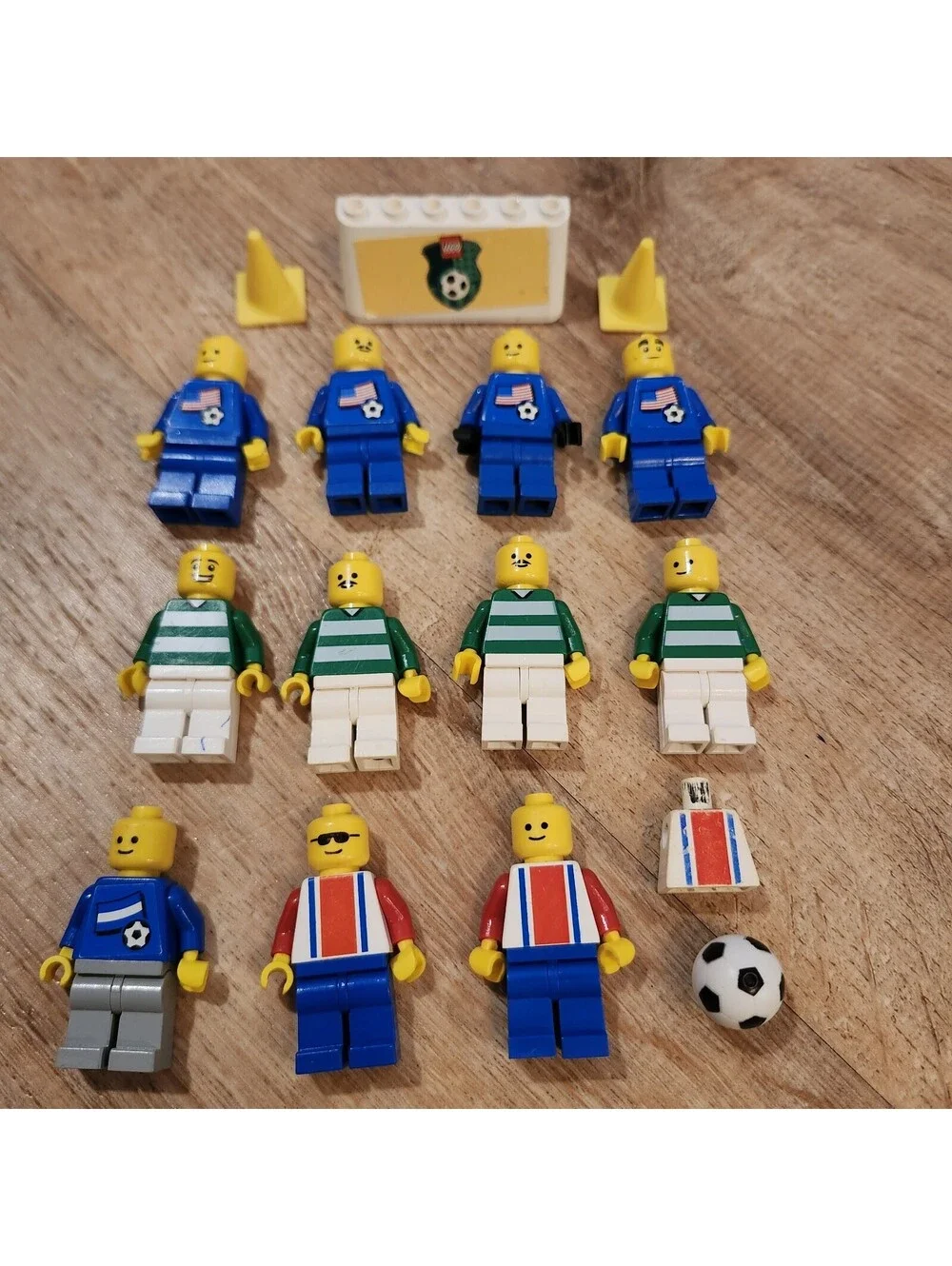 LEGO Sports 3411-1 Minifigures 11 Soccer Players Team USA & Goal Cones Ball